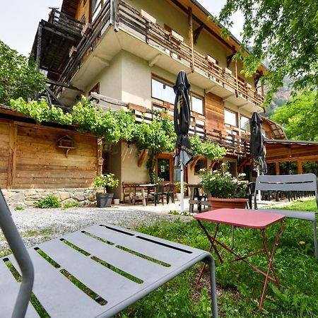 Hotel Restaurant Gites Les 5 Saisons Freissinieres エクステリア 写真
