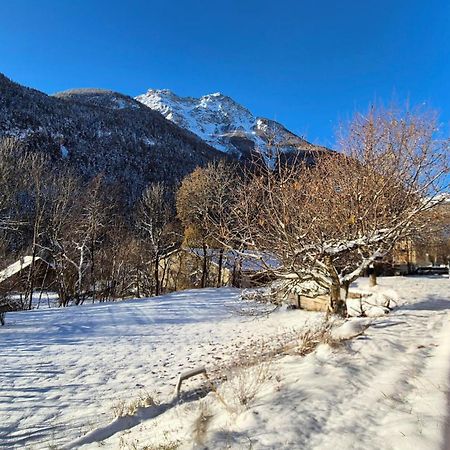 Hotel Restaurant Gites Les 5 Saisons Freissinieres エクステリア 写真
