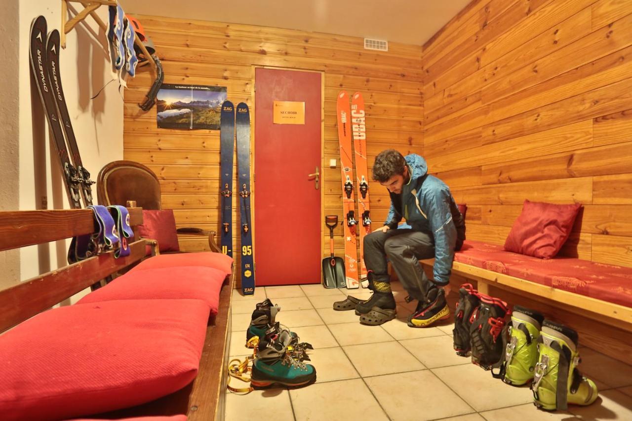 Hotel Restaurant Gites Les 5 Saisons Freissinieres エクステリア 写真