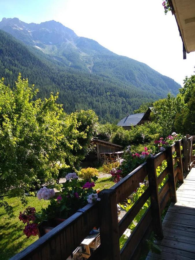 Hotel Restaurant Gites Les 5 Saisons Freissinieres エクステリア 写真
