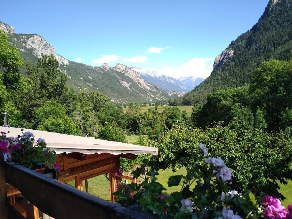 Hotel Restaurant Gites Les 5 Saisons Freissinieres エクステリア 写真