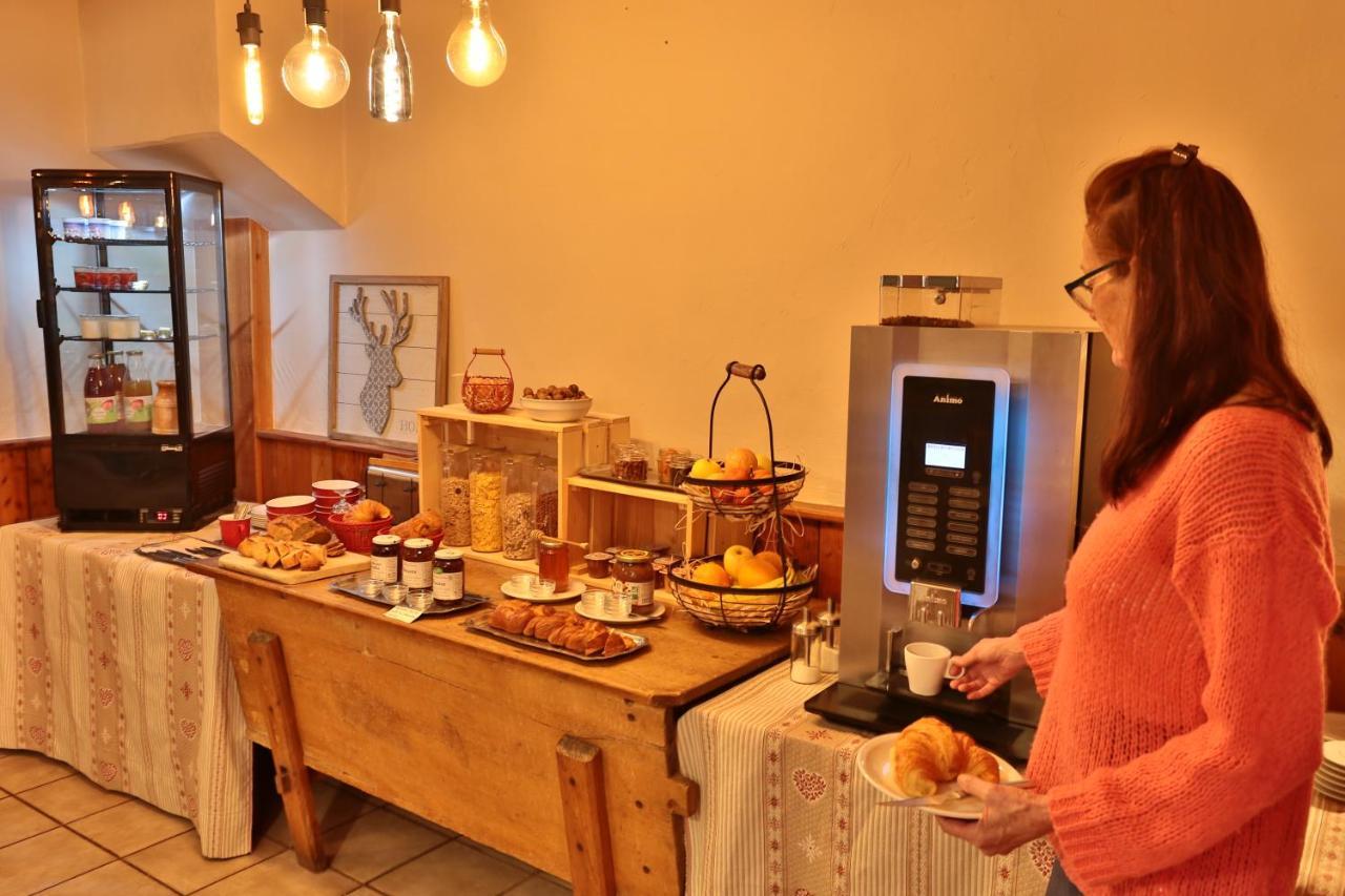 Hotel Restaurant Gites Les 5 Saisons Freissinieres エクステリア 写真