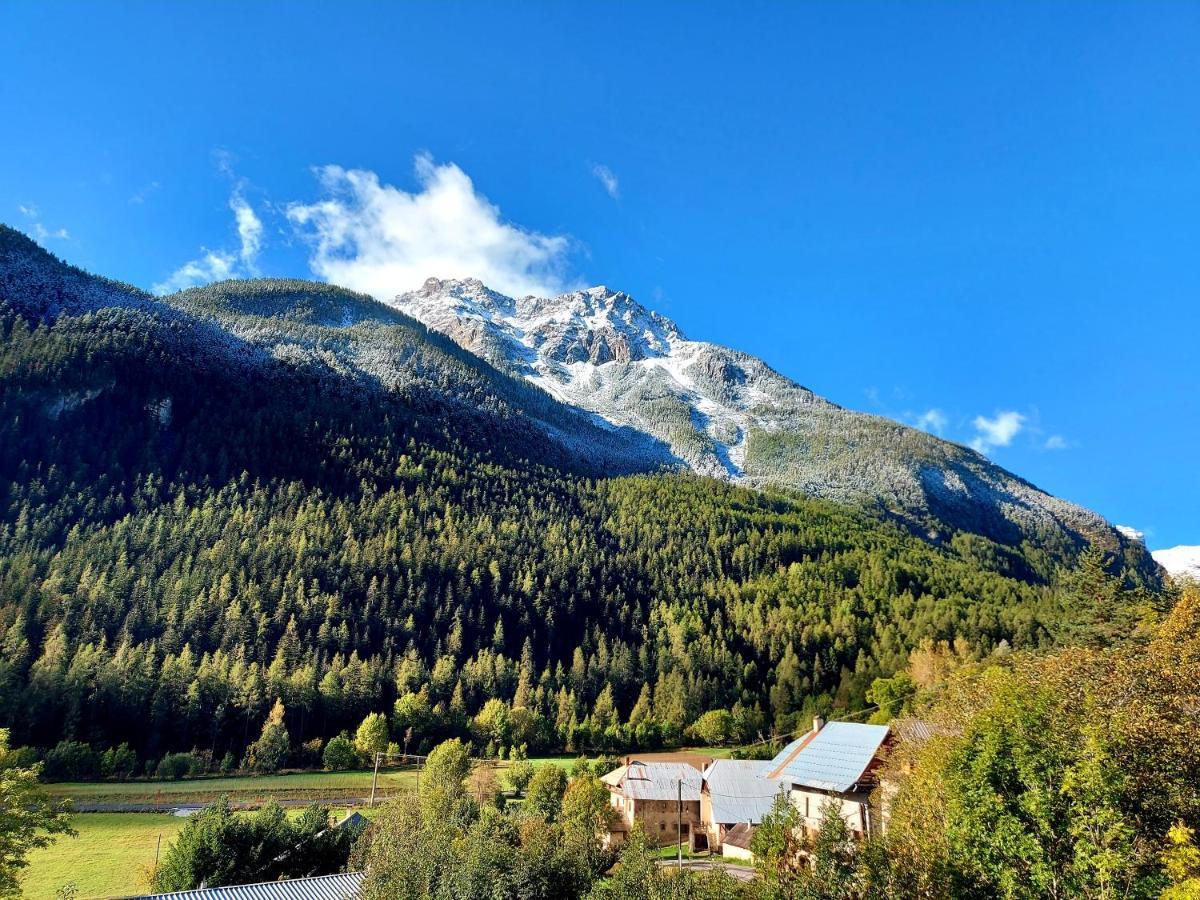 Hotel Restaurant Gites Les 5 Saisons Freissinieres エクステリア 写真