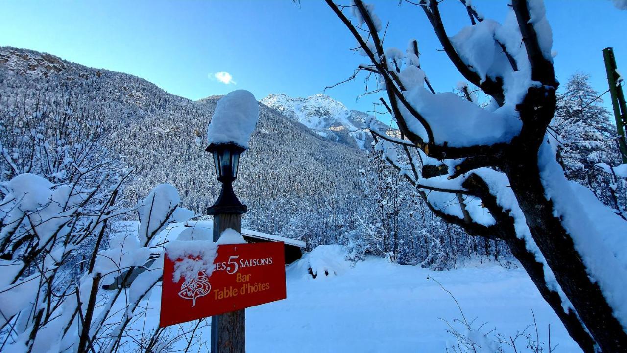 Hotel Restaurant Gites Les 5 Saisons Freissinieres エクステリア 写真