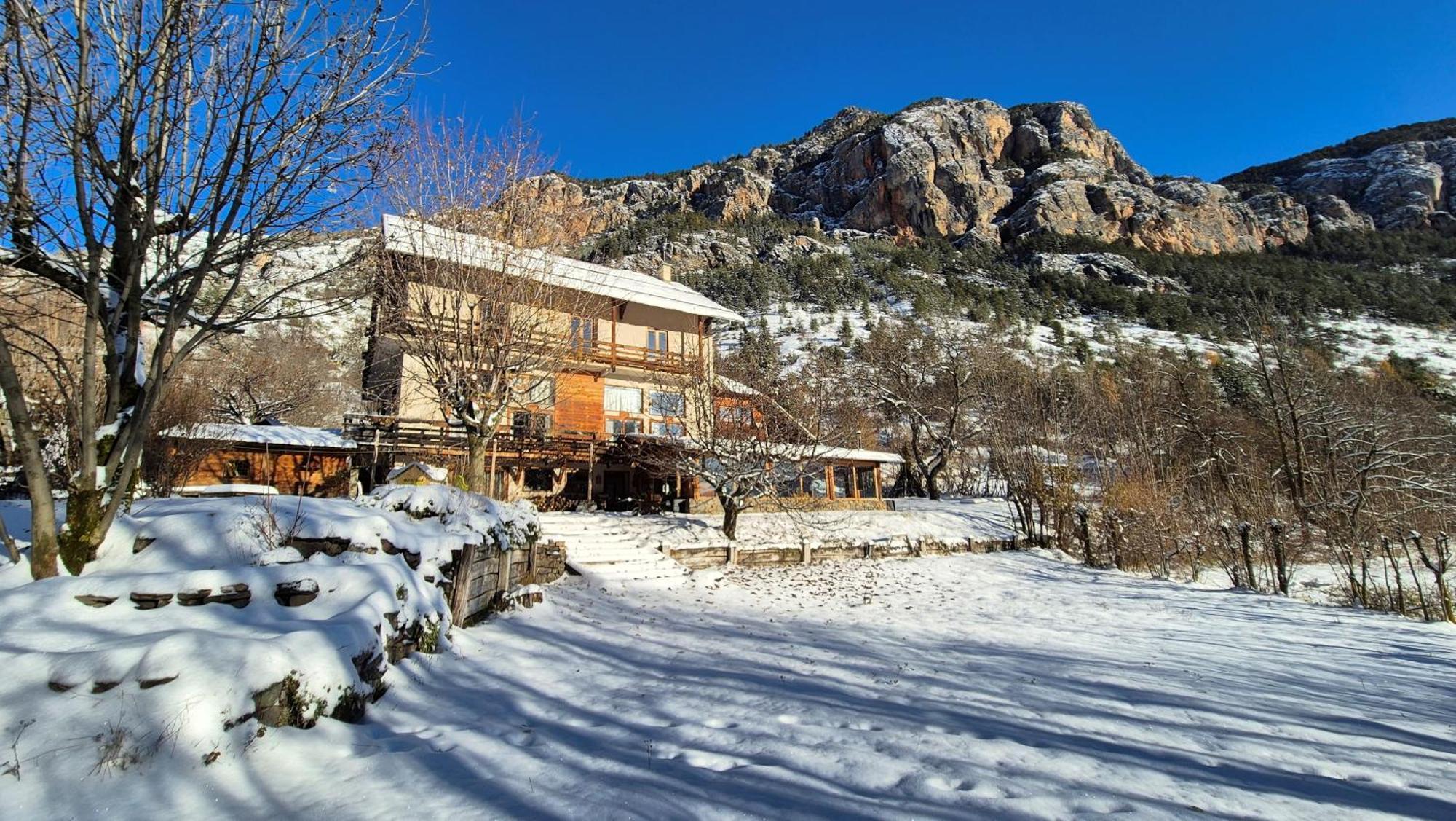 Hotel Restaurant Gites Les 5 Saisons Freissinieres エクステリア 写真